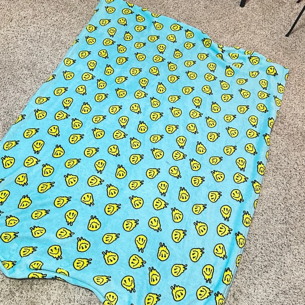Unbranded Melting Smiley Face Throw Blanket Blue Good Trippy Fleece 45x60 Retro